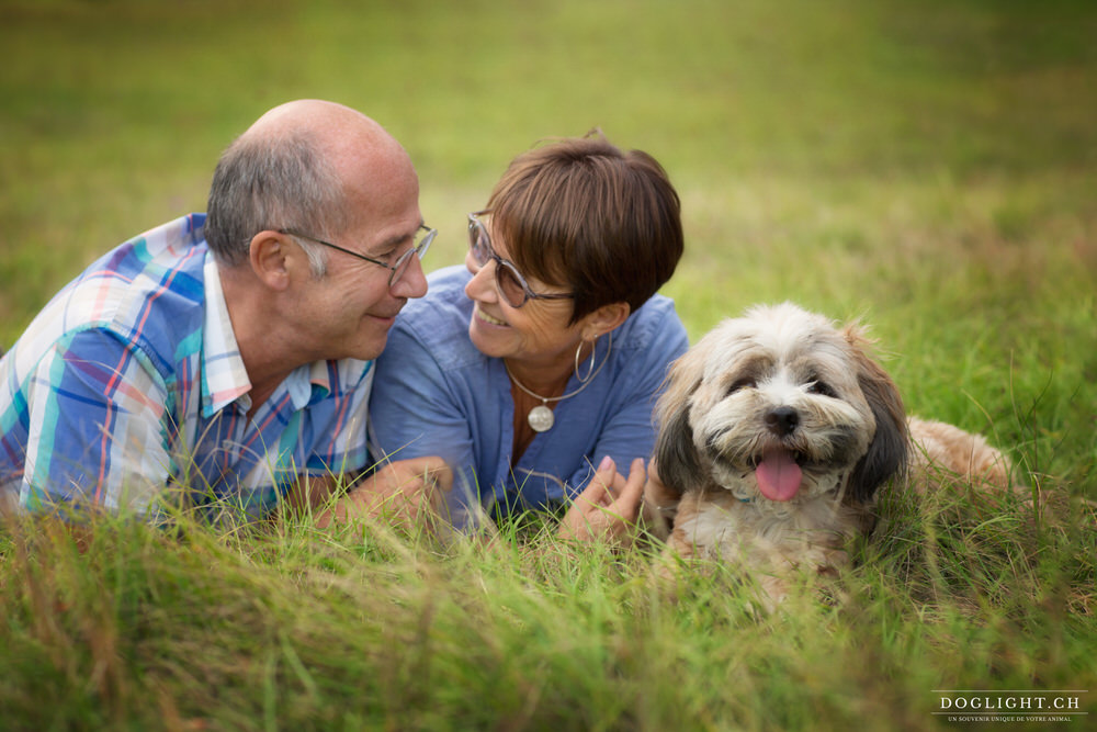 Portrait famille chien terrier tibet